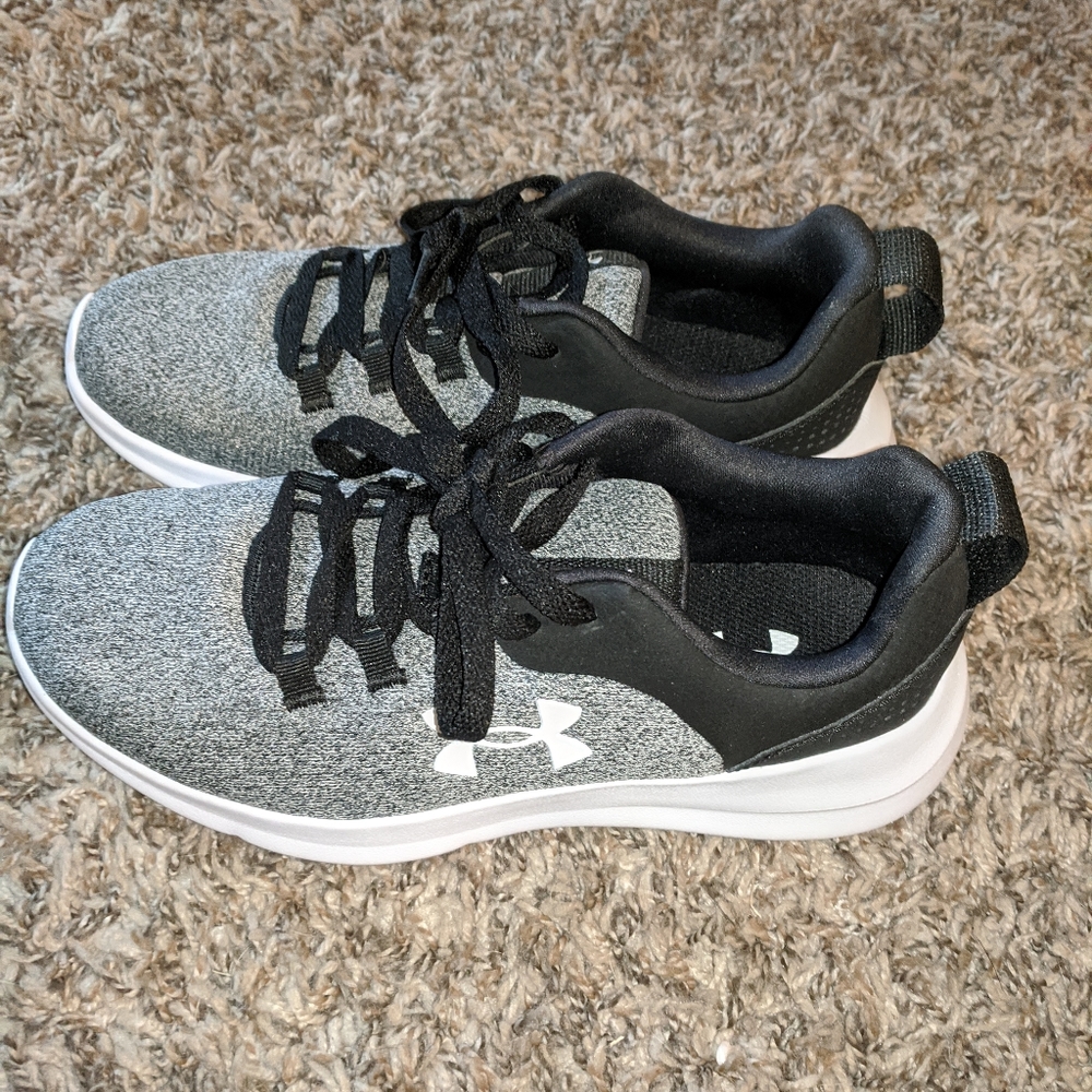Under Armour Sneakers Sz 7